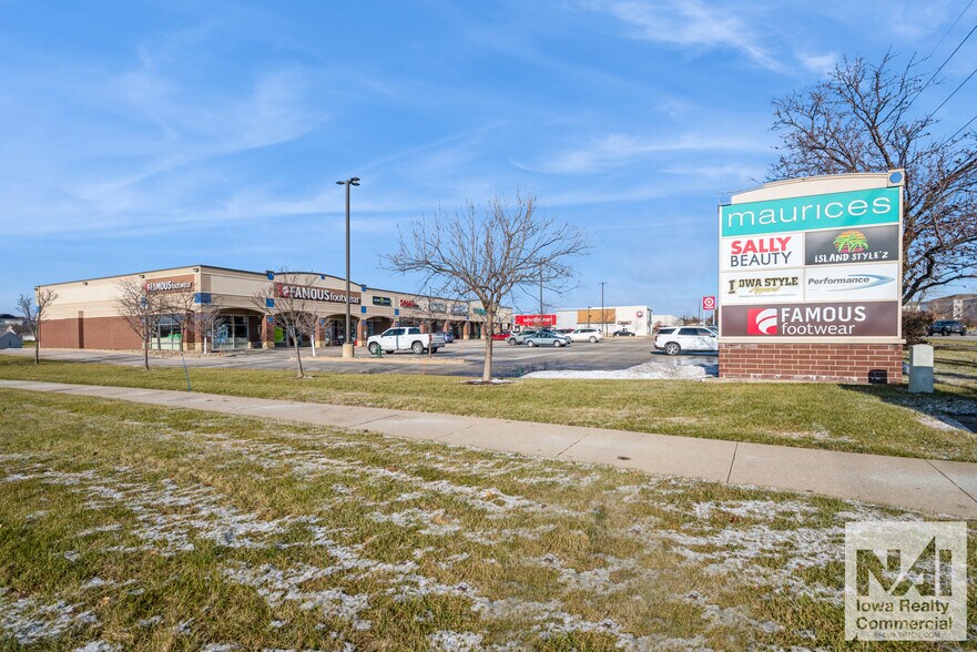 More Photos Of 3620 Edgewood Rd SW, Cedar Rapids Freestanding For Lease