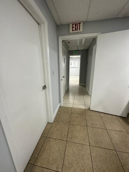 More Photos Of 8292-8320 NW 14th St, Doral Warehouse For Lease