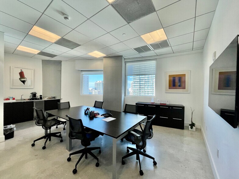 More Photos Of 40 SW 13th St, Miami Office Residential For Lease