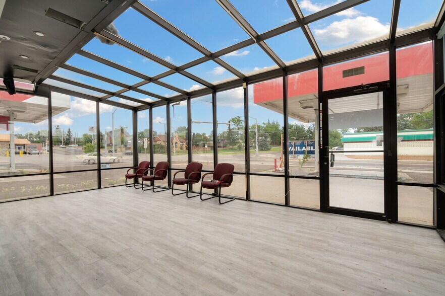 More Photos Of 1822 Logan Ave, Cheyenne Service For Sale