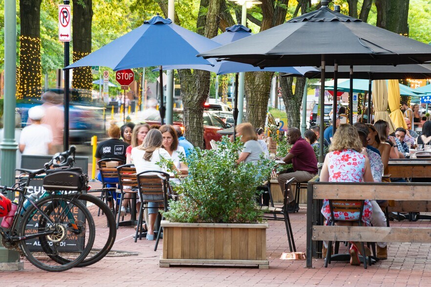 More Photos Of 2700 S Quincy St, Arlington Unknown For Lease