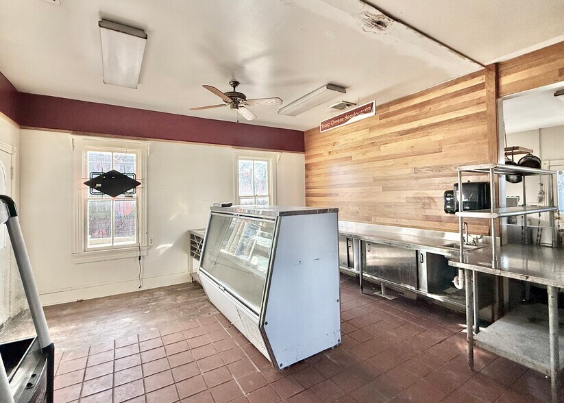 More Photos Of 55 Chestnut St, Elmer Convenience Store For Sale