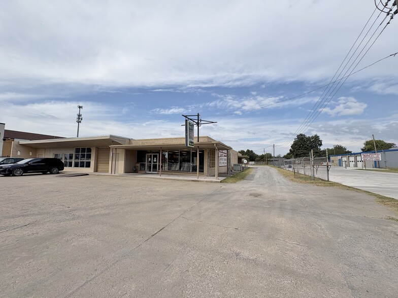 Primary Photo Of 4713 NW 10th St, Oklahoma City Industrial For Sale