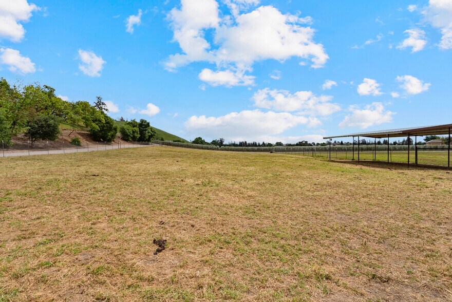 More Photos Of 804 Comstock Rd, Hollister Land For Sale