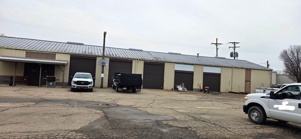 More Photos Of 2431 E River Rd, Dayton Warehouse For Sale