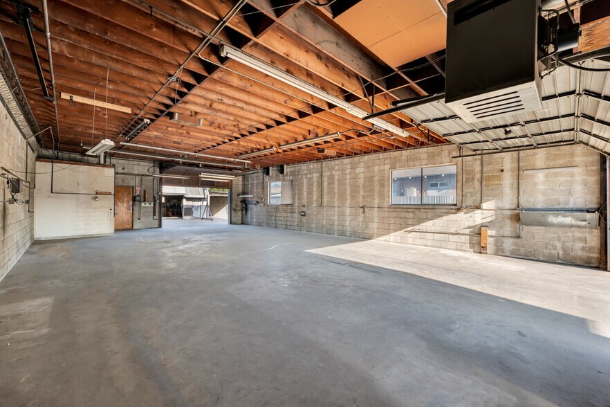 More Photos Of 11606 Inglewood Ave, Hawthorne Auto Repair For Sale