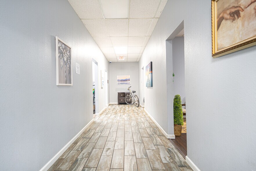 More Photos Of 1015 McCann Rd, Longview Office For Sale