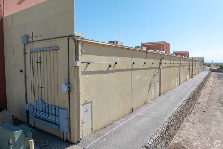 More Photos Of 14476 Horizon Blvd, El Paso Storefront Retail Office For Sale