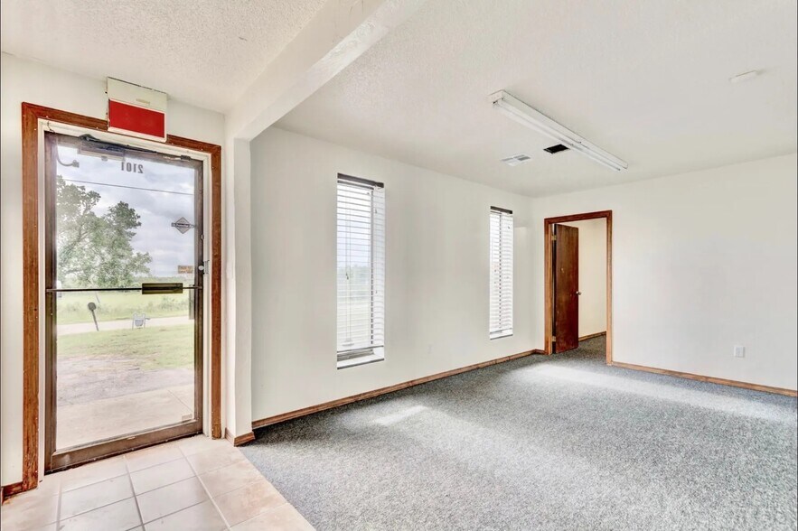 More Photos Of 2101 S Missouri Ave, Oklahoma City Manufacturing For Lease