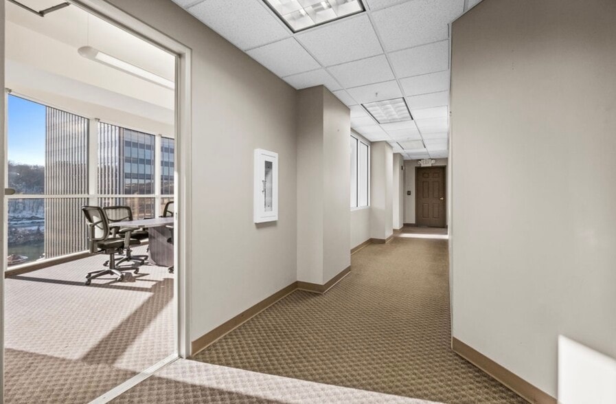 More Photos Of 109 Capitol St, Charleston Office Residential For Sale