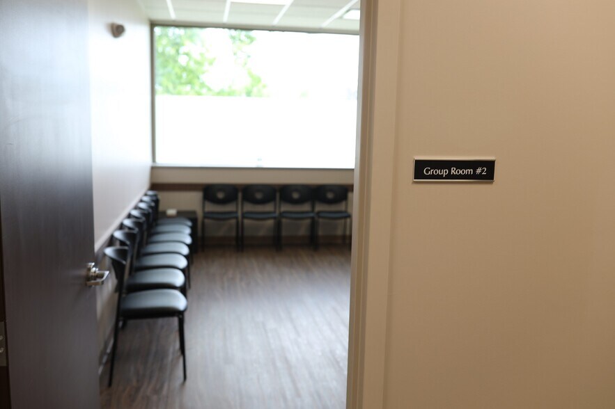 More Photos Of 201 N Yellow Springs St, Springfield Medical For Sale