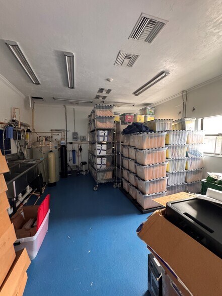 More Photos Of 11430 Tamiami Trl E, Naples Manufacturing For Lease