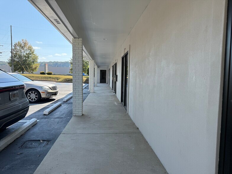 More Photos Of 524 Red Lane Rd, Birmingham Office For Sale