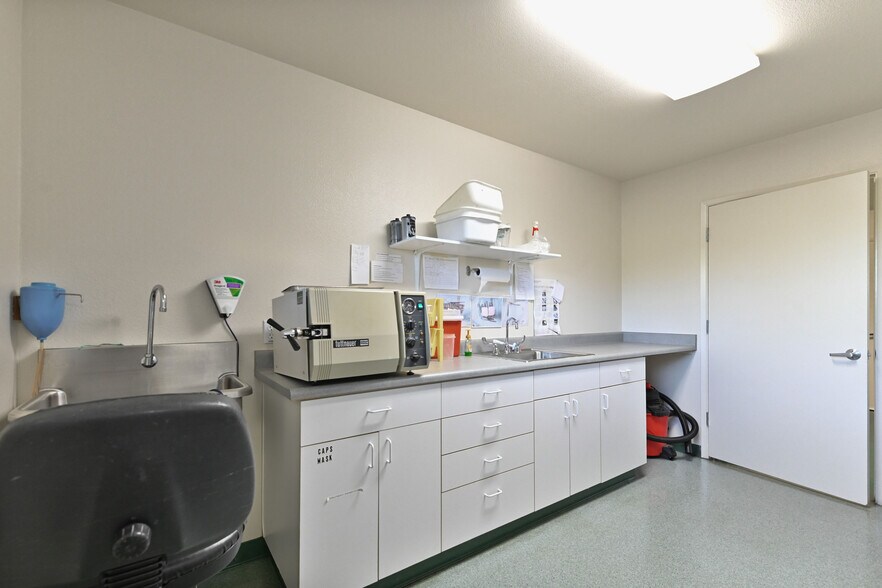 More Photos Of 382 CA-4, Murphys Office For Sale