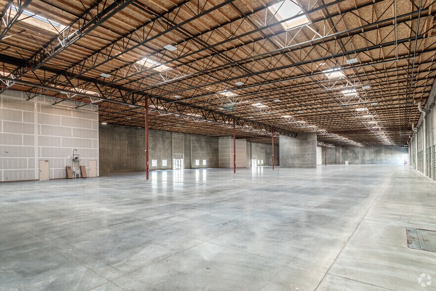 More Photos Of 1774 Pan American St, Calexico Warehouse For Lease