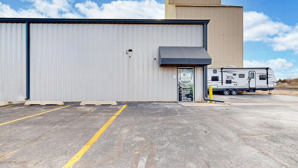 More Photos Of 8017 S 1st St, Wellington Warehouse For Sale