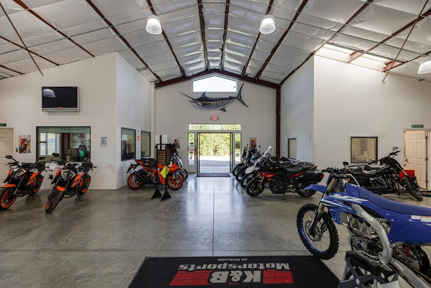 More Photos Of 3480 Petaluma Blvd N, Petaluma Self Storage For Sale