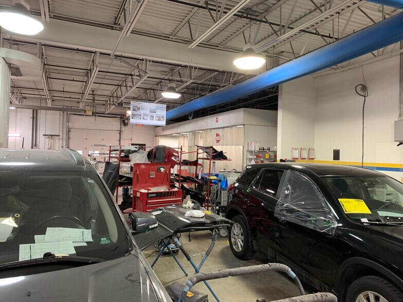 More Photos Of 15129 Foliage Ave, Apple Valley Auto Repair For Sale