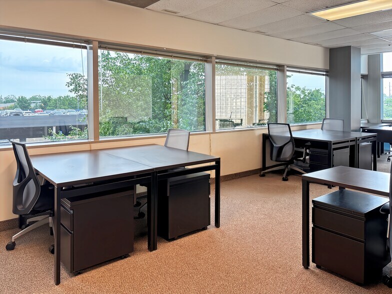 More Photos Of 100 W Big Beaver Rd, Troy Coworking Space