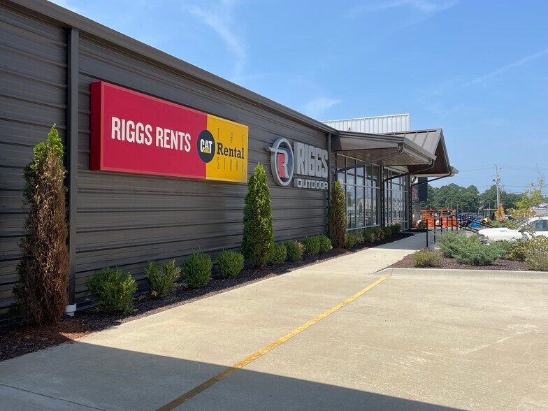 Primary Photo Of 20453 Interstate 30 S, Benton Flex For Lease
