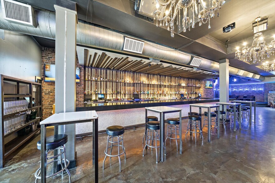 More Photos Of 809 Congress St, Houston Restaurant For Sale