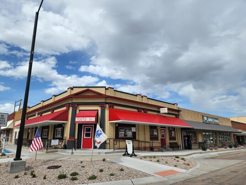 Primary Photo Of 710 2nd St, Chappell Restaurant For Sale