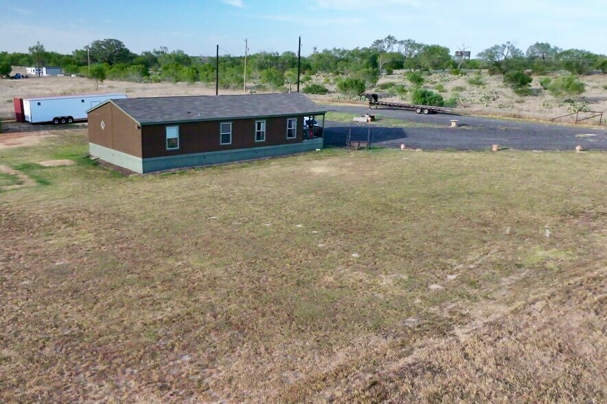 More Photos Of 14951 Interstate 35 Expy, Moore Flex For Sale