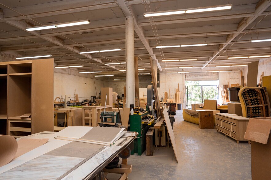 More Photos Of 6454 NE 4th Ave, Miami Light Manufacturing For Lease