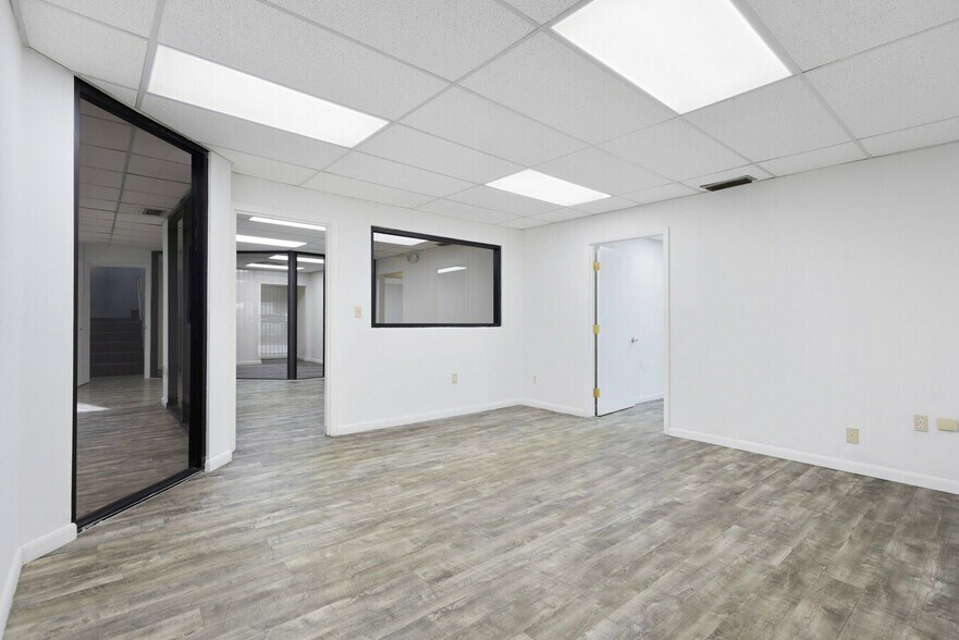 More Photos Of 1740-1742 NW 93rd Ave, Miami Warehouse For Lease
