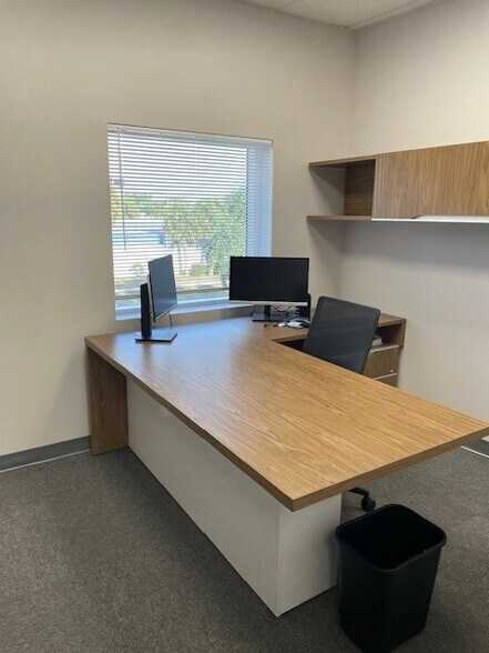 More Photos Of 905 SW 14th Ave, Delray Beach Flex For Lease