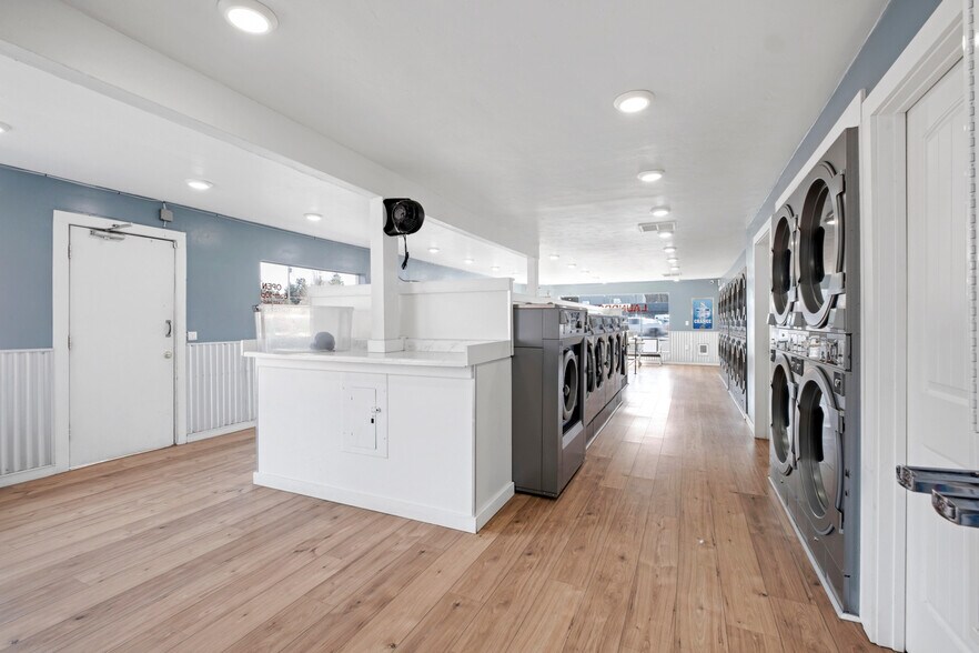 More Photos Of , Bend General Retail For Sale