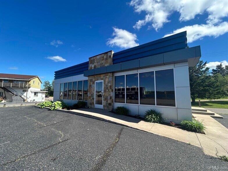 More Photos Of 109 W US 41 Hwy, Negaunee Office For Lease