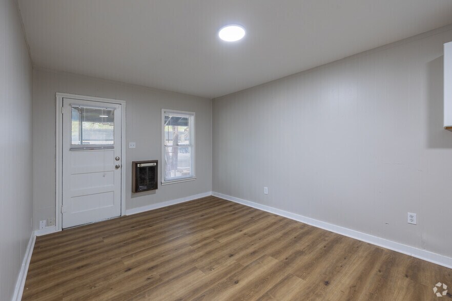 More Photos Of 1605 Water St, Kerrville Apartments For Sale