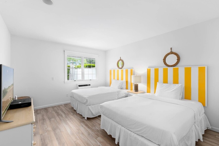 More Photos Of 281 County Road 39A, Southampton Hotel For Sale