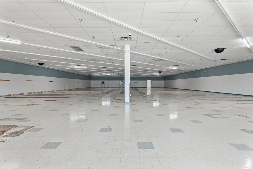 More Photos Of 4298 N Prospect St, Decatur Storefront For Lease