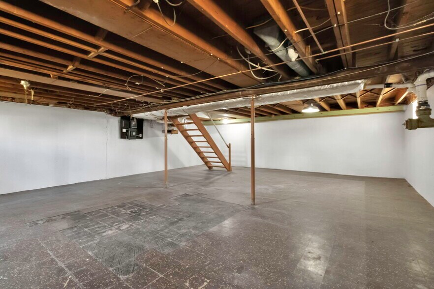 More Photos Of 12482 Broadway St, Alden General Retail For Sale