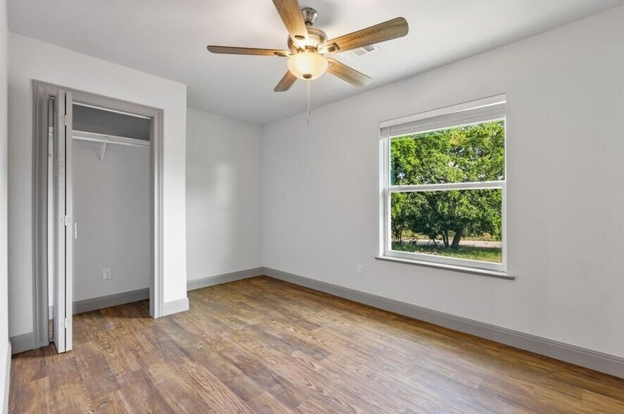 More Photos Of 618 Live Oak St, Blanco Apartments For Sale