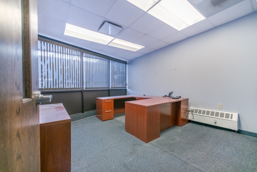 More Photos Of 100-106 S Main st, Ishpeming Bank For Sale
