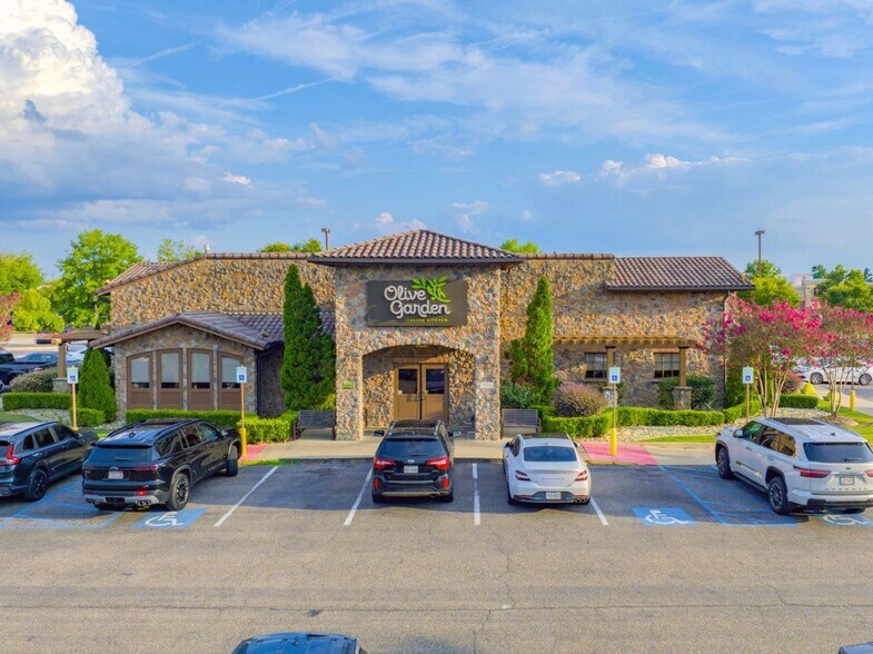 Primary Photo Of 2767 Legends Pky, Prattville Restaurant For Sale
