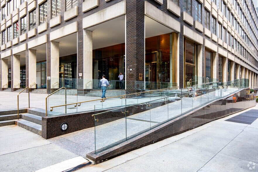 More Photos Of 245 Park Ave, New York Office For Lease