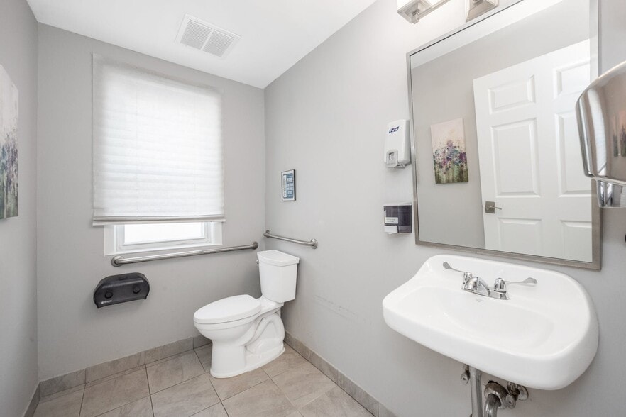 More Photos Of 504 Gramatan Ave, Mount Vernon Medical For Lease