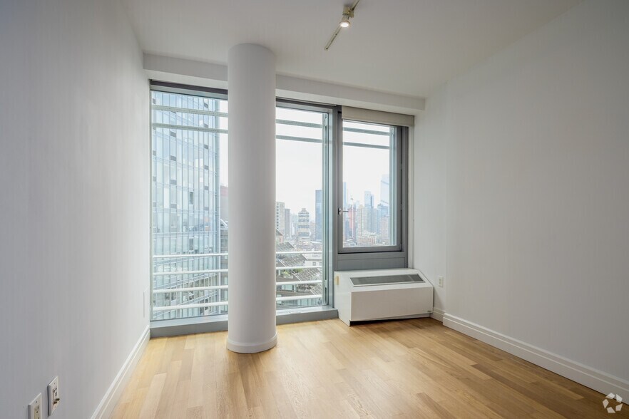 More Photos Of 550 W 54th St, New York Apartments For Lease