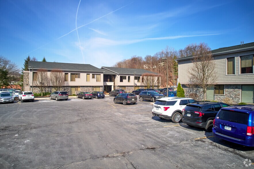 More Photos Of 625 Panorama Trl, Penfield Unknown For Lease