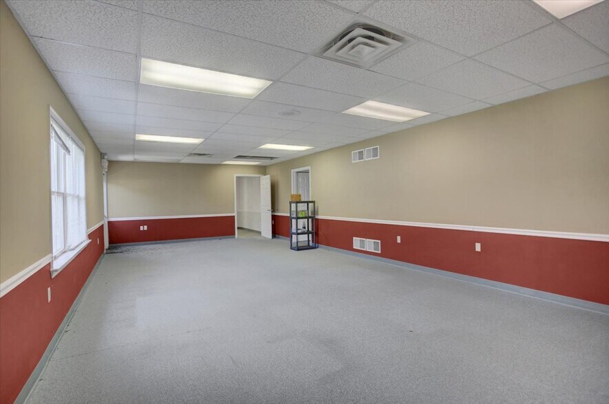 More Photos Of 1137 Kennebec Dr, Chambersburg Office For Sale
