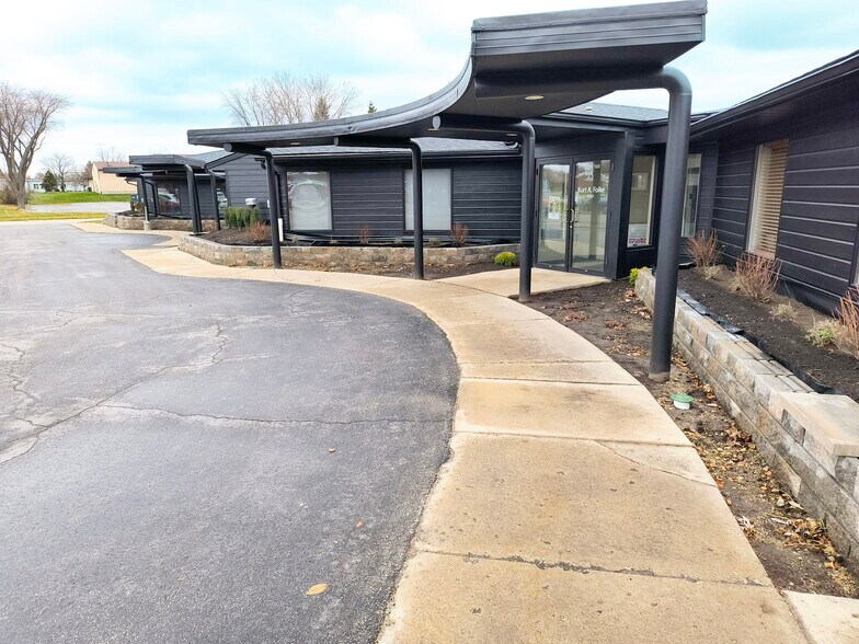 More Photos Of 502 Wall St, Valparaiso Medical For Lease