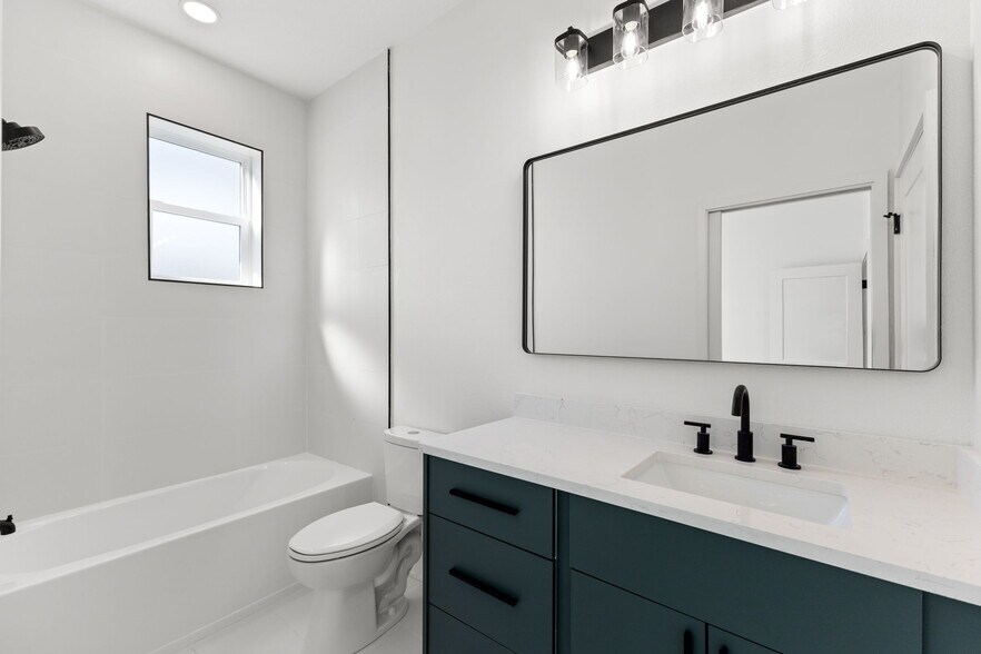 More Photos Of 2525 13th Ave N, Saint Petersburg Multifamily For Sale