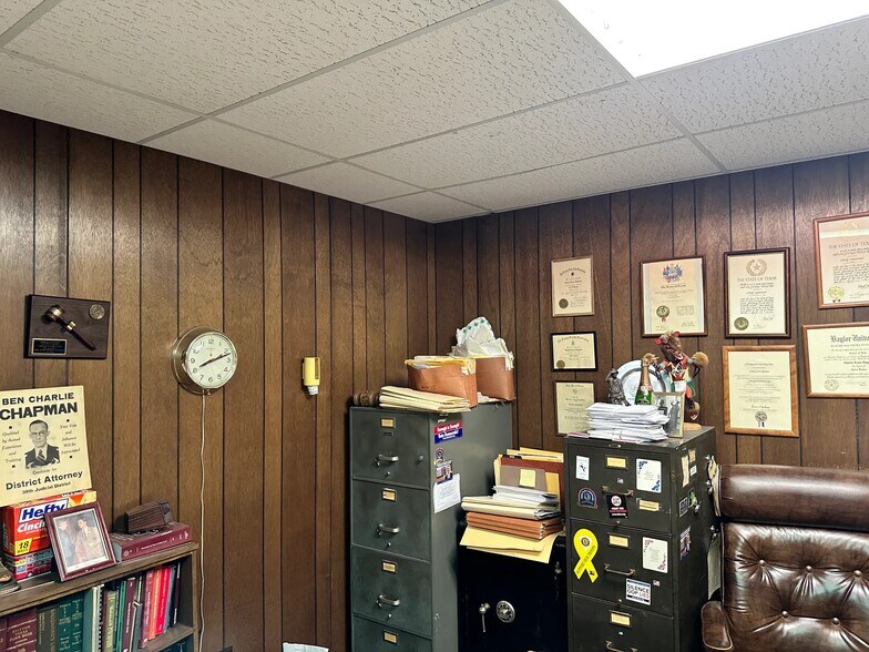 More Photos Of 410 N 1st St, Haskell Office For Sale