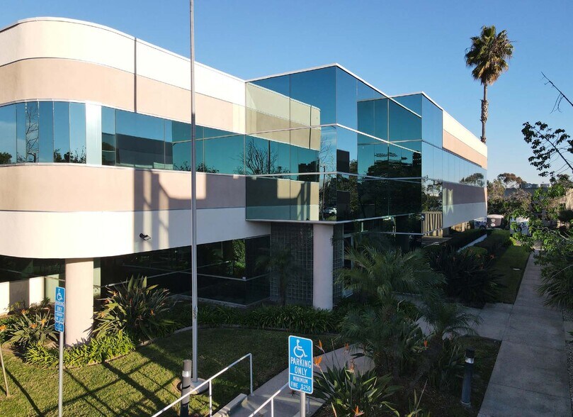 More Photos Of 9609 Waples St, San Diego Office For Lease