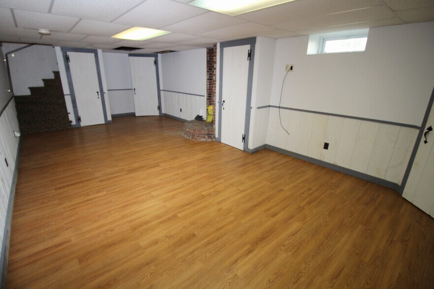 More Photos Of 107 Water Street, Farmington Office For Sale
