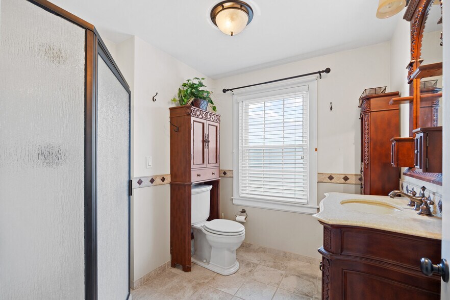 More Photos Of 4816 Greenwood Rd, Louisville Medical For Lease